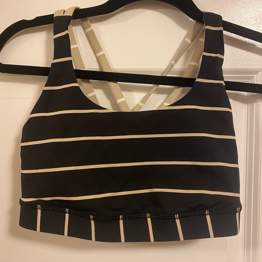 Gently Worn Lululemon Sports Bra. Size 6